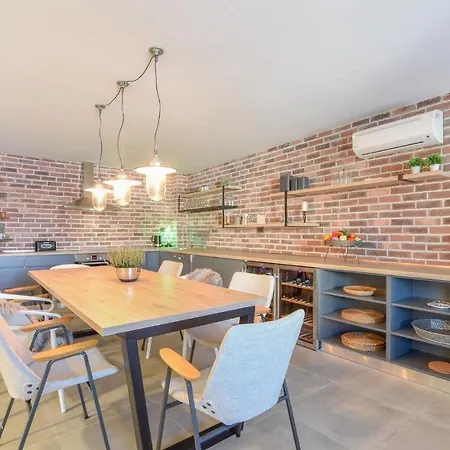 Tempera Vikendica Razanj