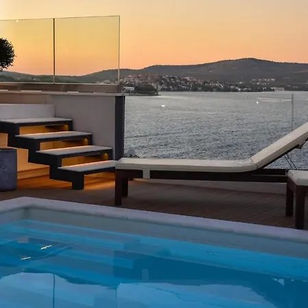 Tempera Vikendica Razanj